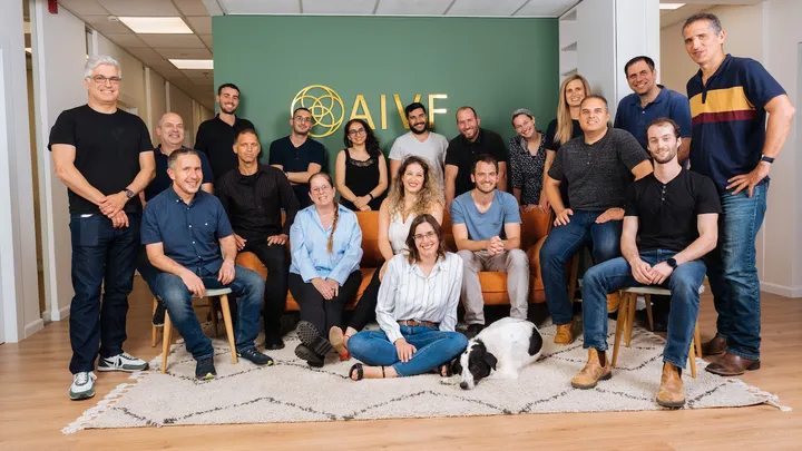 美国试管婴儿与泰国辅助生殖的新智脑：人工智能如何成为胚胎选择的“第三只眼”